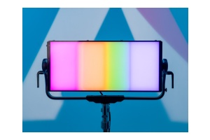 Đèn quay phim Aputure Nova P600c